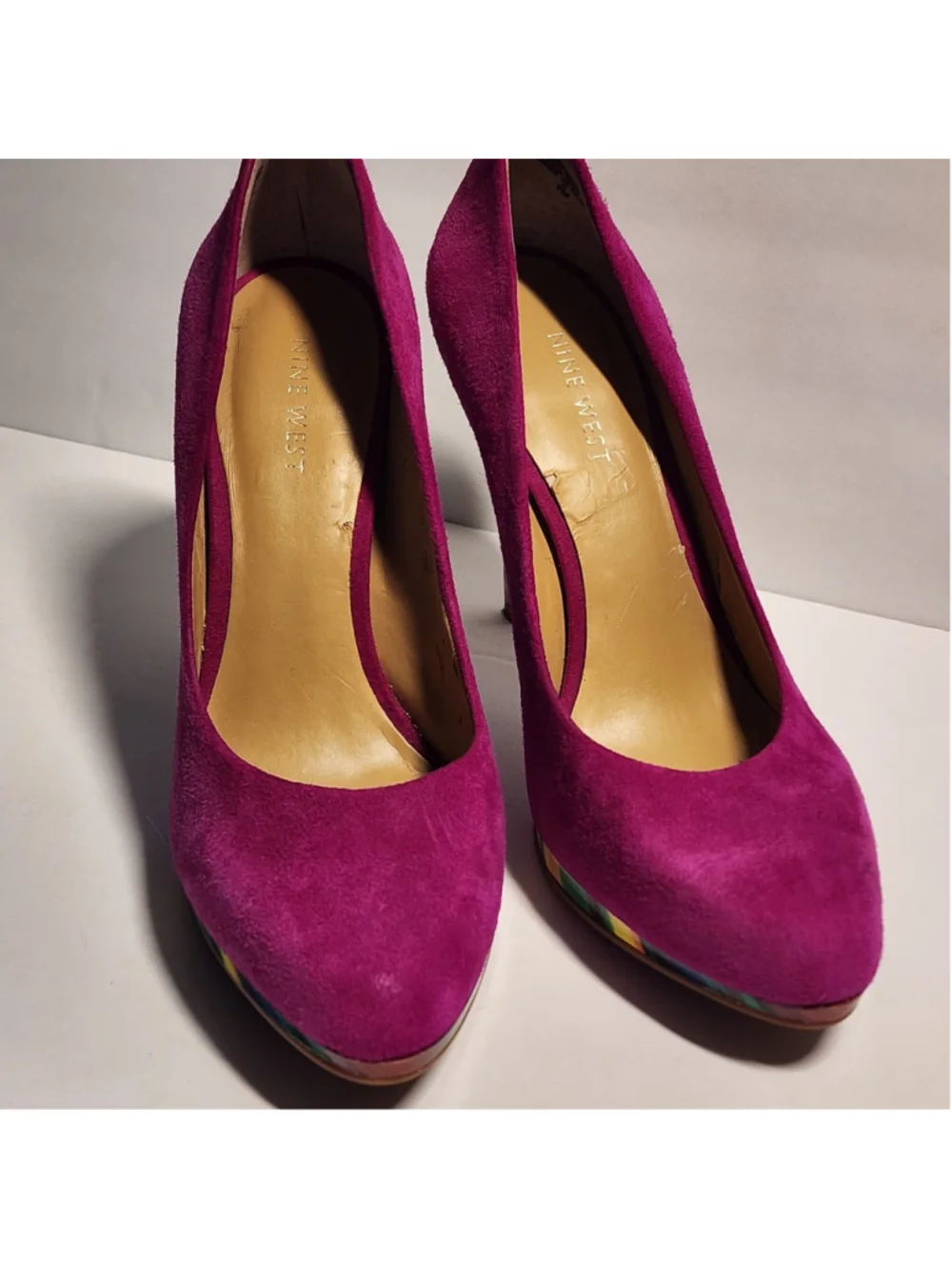 Nine West Rocha Fuchsia Magenta Suede Rainbow Striped Platform Pumps Heels 7M